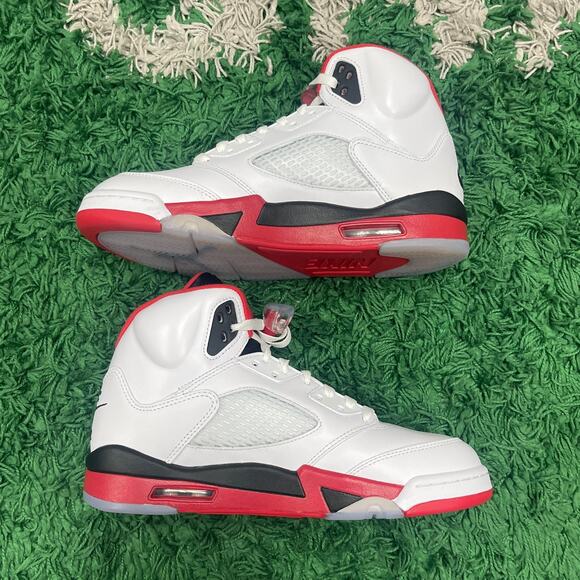 Nike Air Jordan 5 Retro Fire Red Black Tongue (2025) New No Box Size 9 main image 4